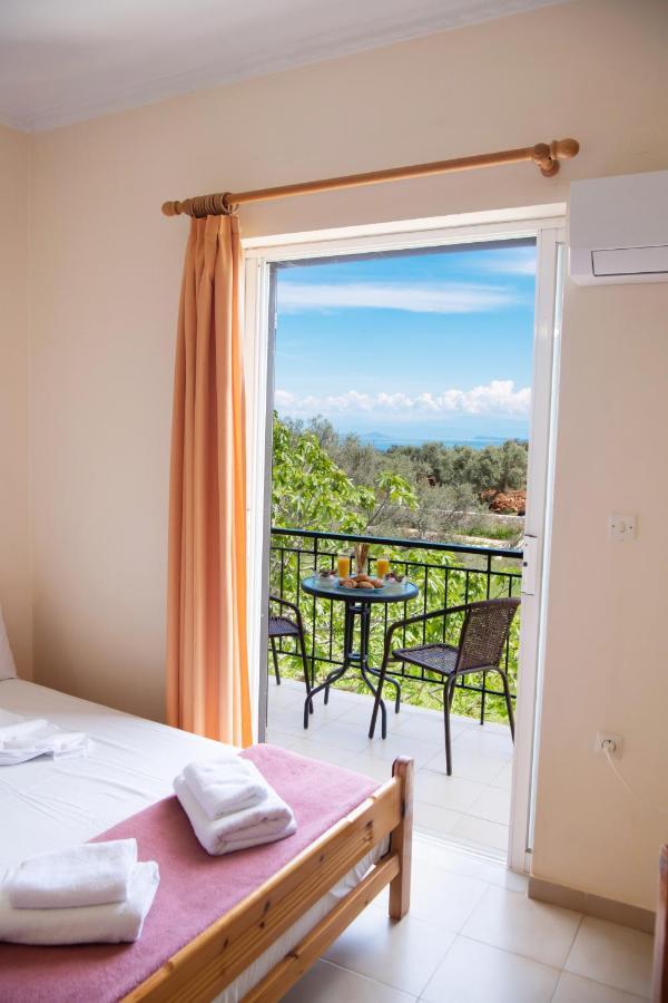 Amarandos Studios With Swimming Pool By Imagine Lefkada Tsoukaládhes Eksteriør bilde
